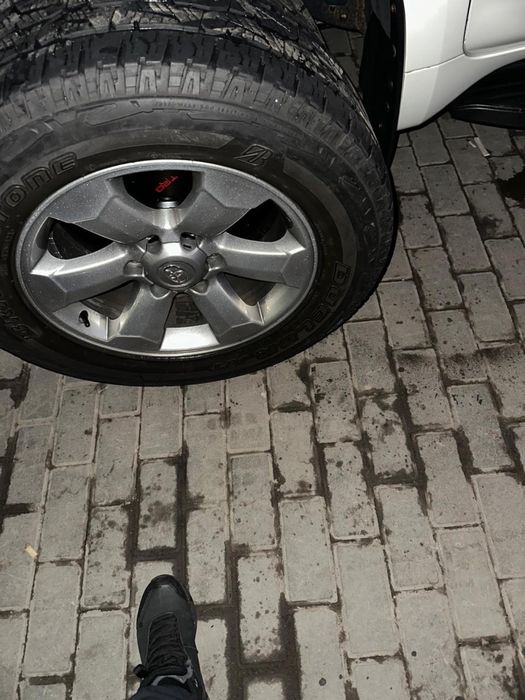 Срочно продам шины с дисками