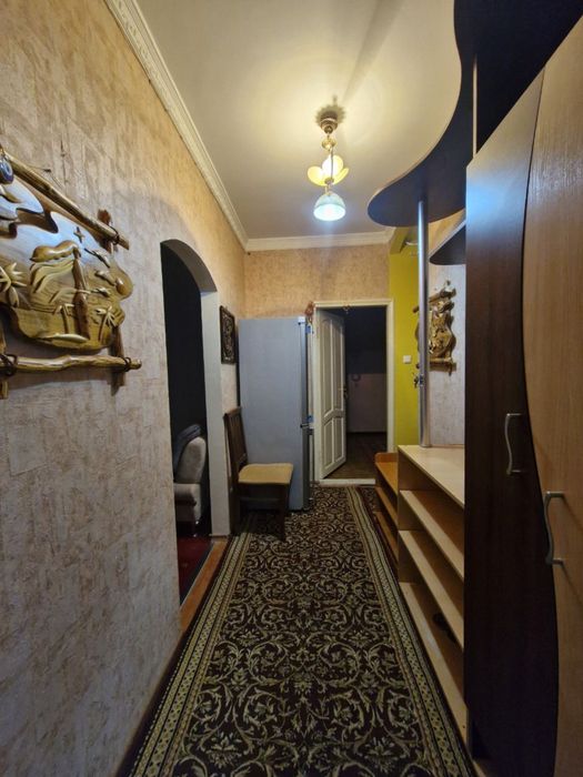 Продаётся 3-х комнатная квартира с обстановкой!