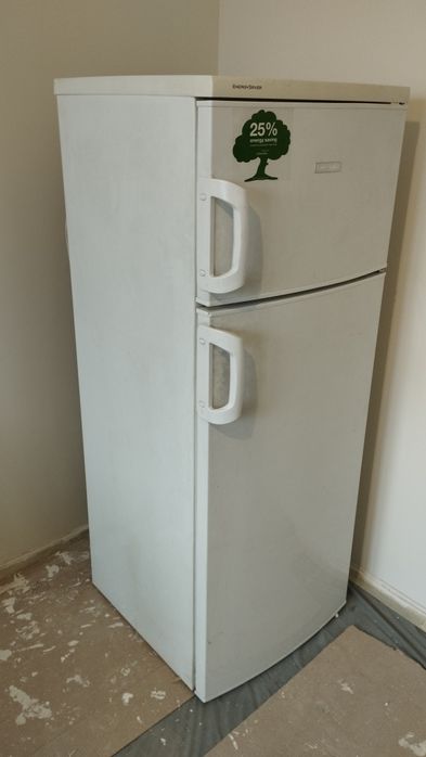Хладилник Electrolux 140 см.