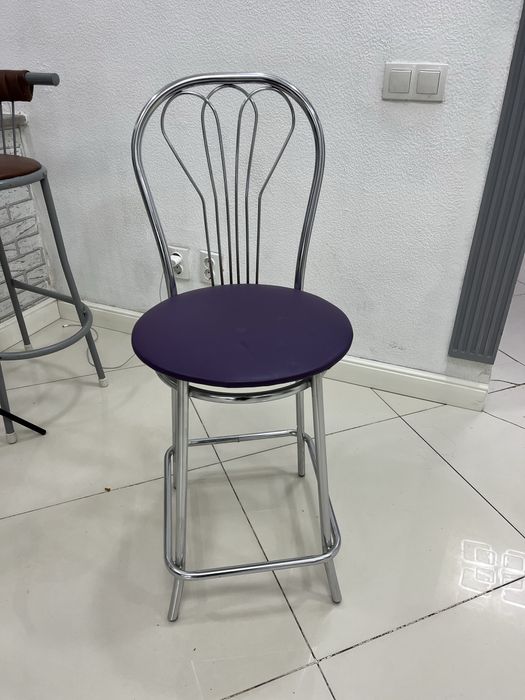 Стулья разные (барные)