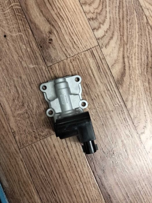 Продам регулятор холостого тойота каролла.