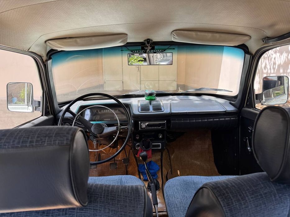 Ретро Москвич ИЖ 412