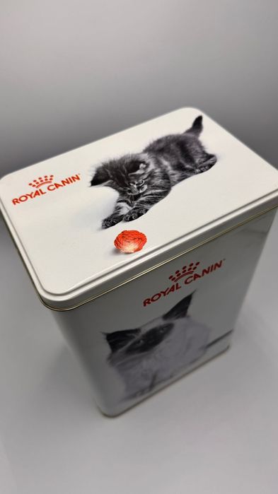 Банка коробка для корма кошки