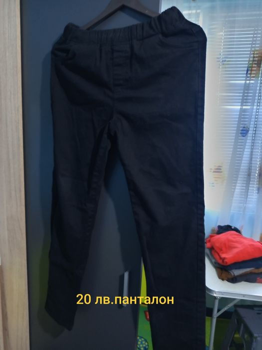 Продавам дрехи за момче