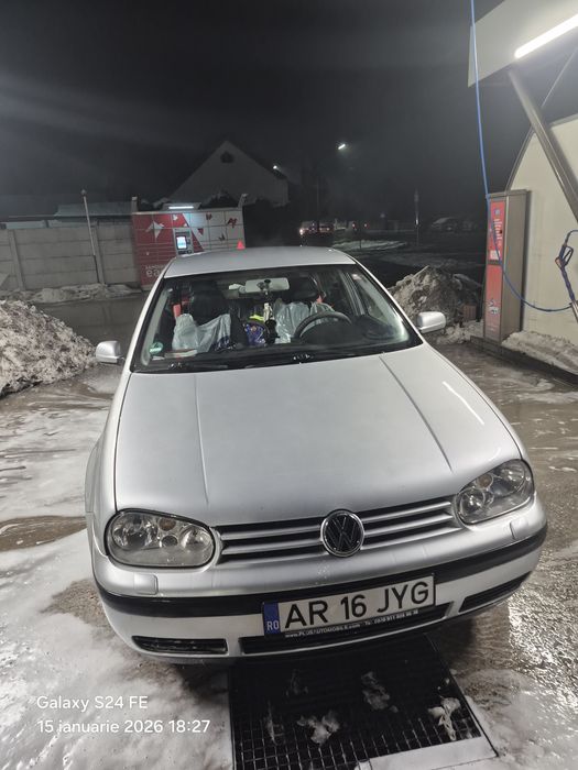 Vând Golf 4 1.6 16V