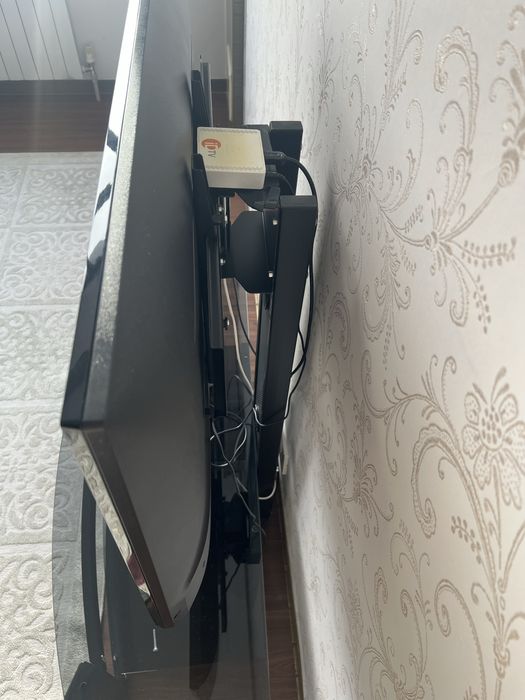 Телевизор с тумбой