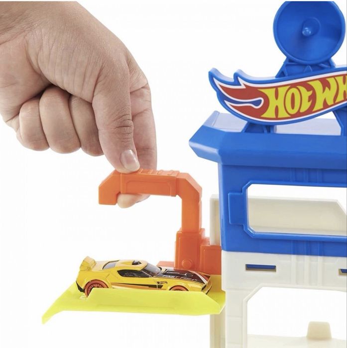 Hot Wheels Attacking Shark Escape Playset