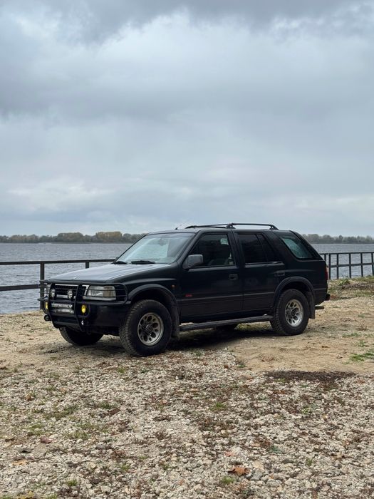 Opel frontera A 2.4i