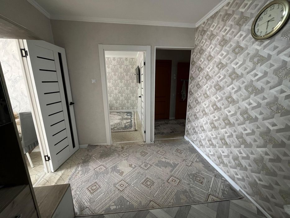 Продам 2 ком кв. на 8 мкр