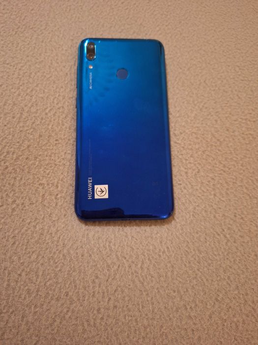 Продавам телефон,Huawei Y7 2019