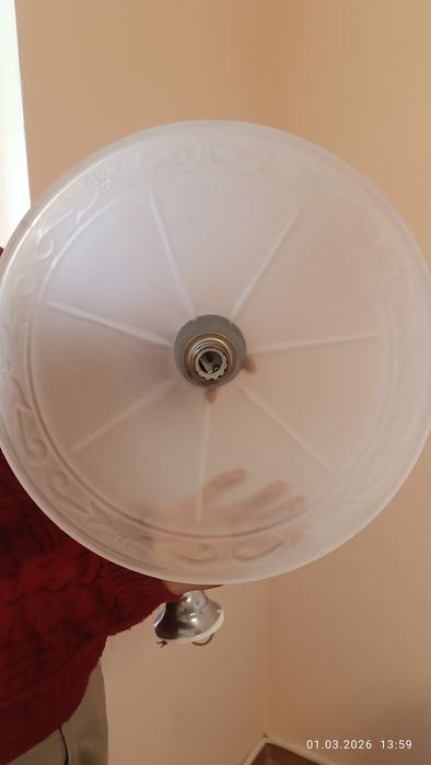 Продам люстру светильник