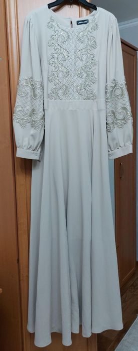 Вечернее платье в отличном состояний