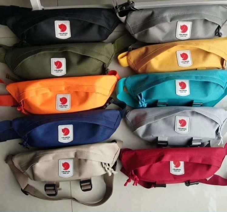 раница Fjallaven Kanken с подарък чантичка за кръста