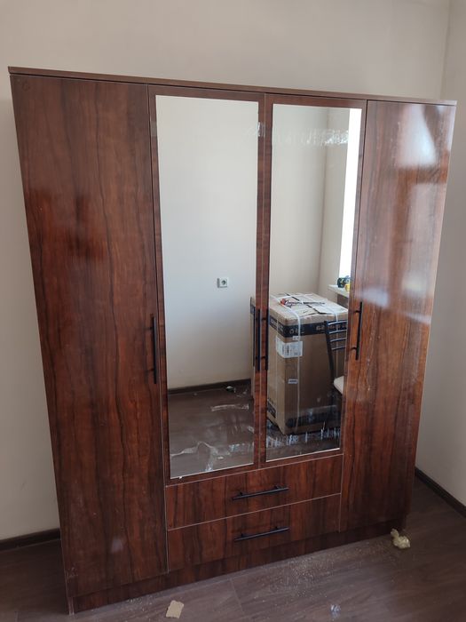 Shkaf sotiladi dastafka ustanovka bepul