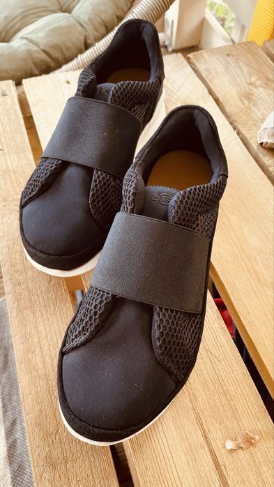 Pantofi slip-on UGG Libu Lite, Negru/ damă