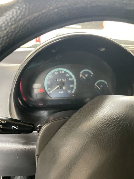 Matiz sotiladi metan gazi bor 65talik 3-pokalina.Benzinga yuradi