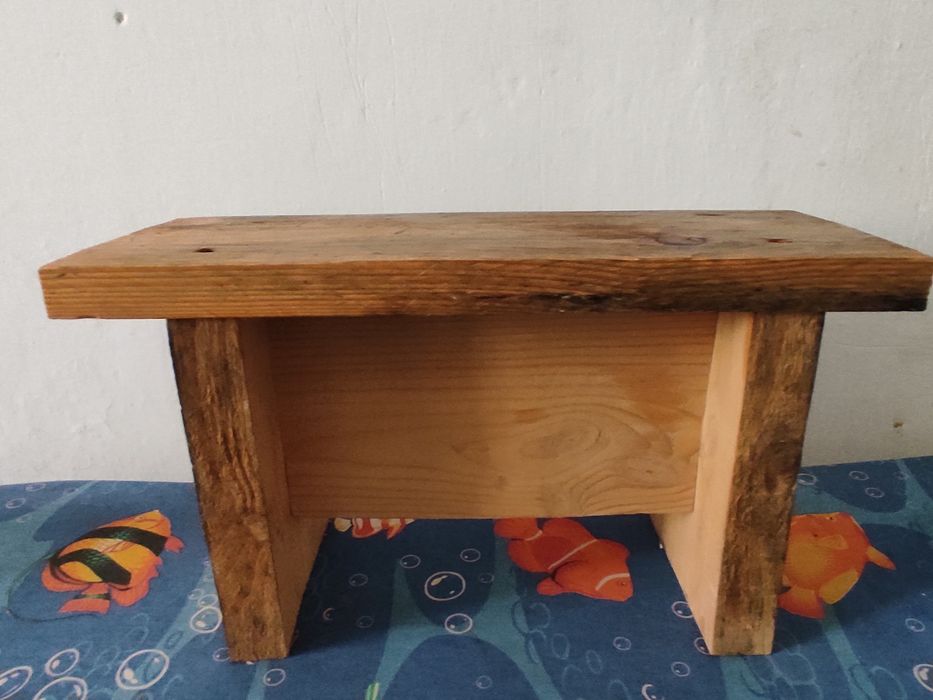 Табурет маленький