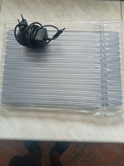 Лаптоп чисто нов Bocconi T1