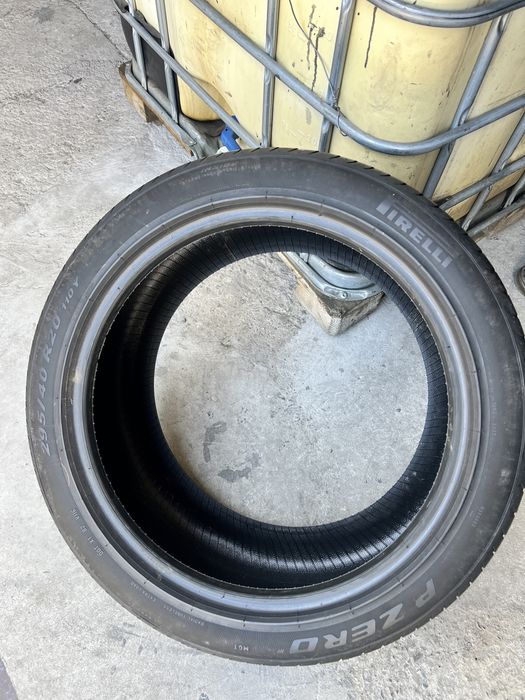 4 anvelope vara 295/40/20 + 265/45/20 , Pirelli !