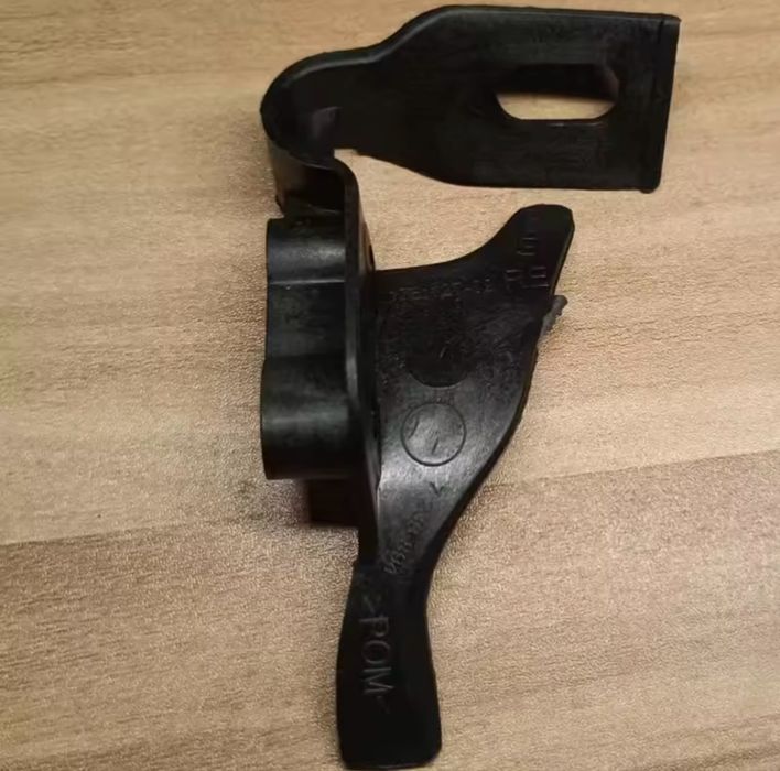 Нови Щипки / Държачи / Уши / Крепежи за фарове за BMW F01 F10 F11 F18