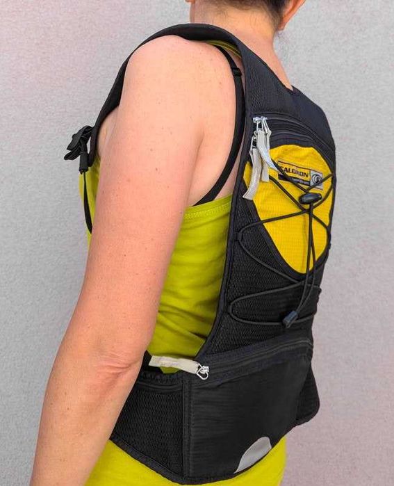 Раница за бягане/планина Salomon с резервоар за хидратация