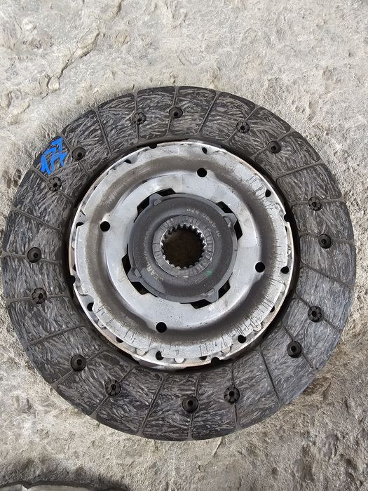 Маховик със съединител бмв 177кс n47d20c н47д20ц bmw феродов диск