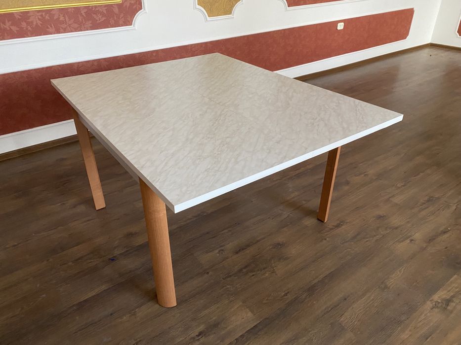 Продам столы большие