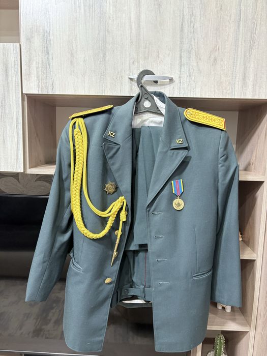 Продам офицерский форму