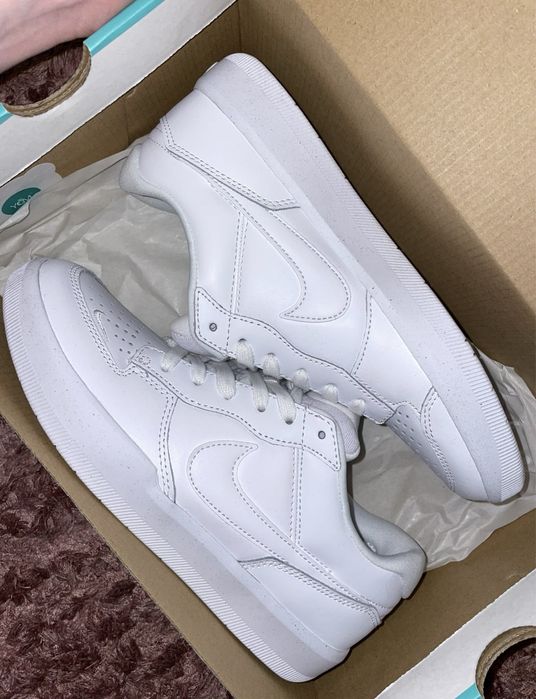 Оригинальные кроссовки Nike