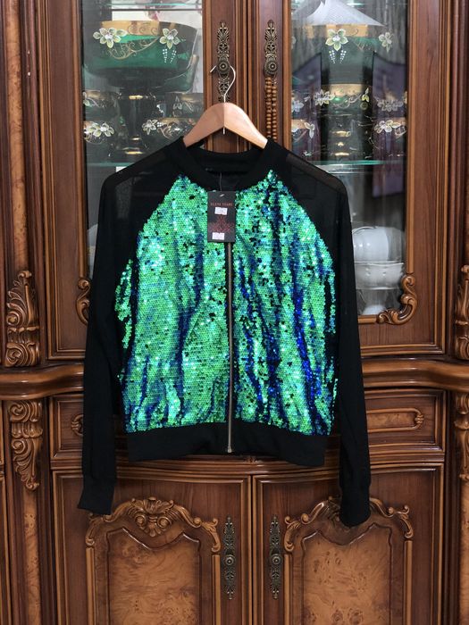 Бомбер с пайетками