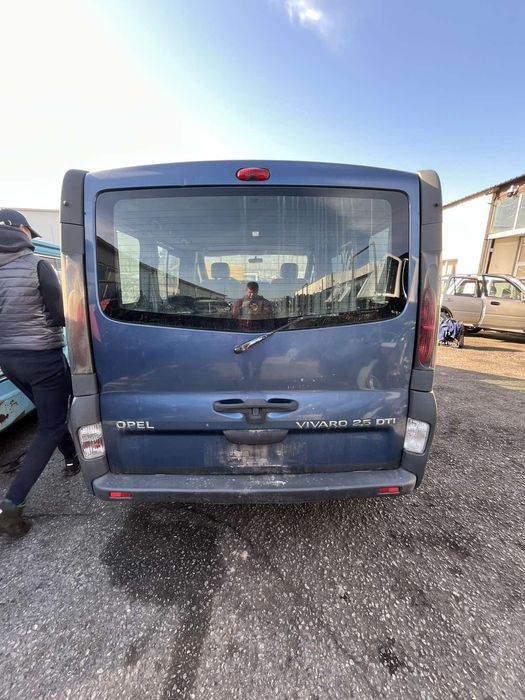 Opel Vivaro 2.5DCI 06г НА ЧАСТИ!!!