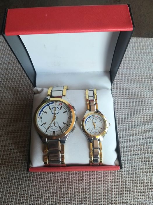 Комплект часовници