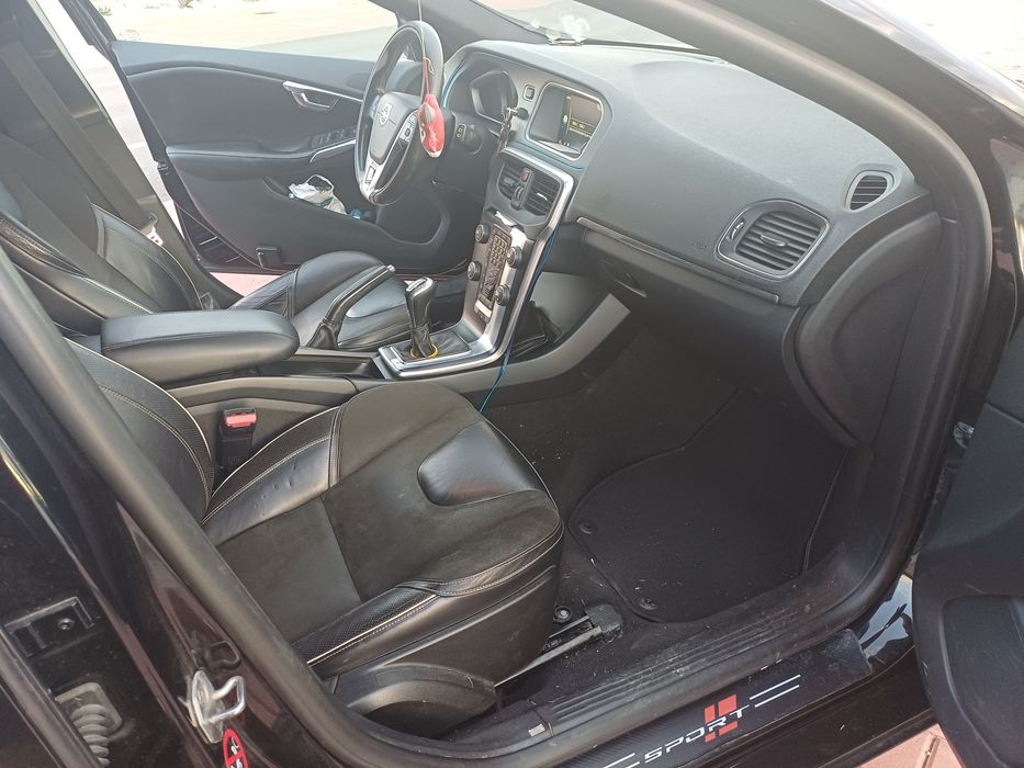 Vând VOLVO V40 in stare foarte buna