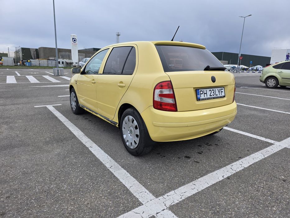 Skoda Fabia-Galben