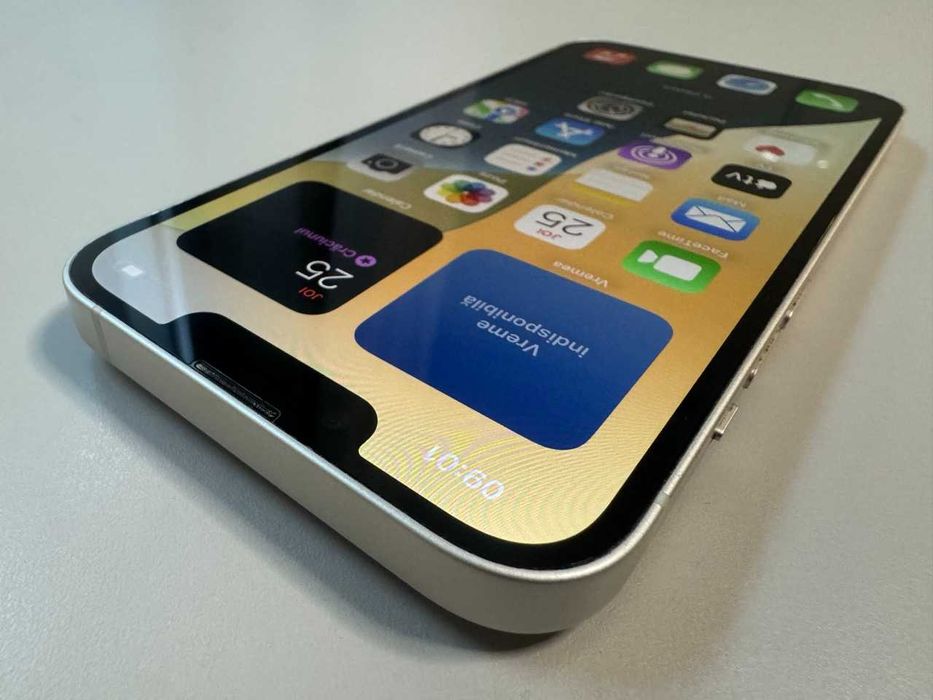  Apple / iPhone 13 128 Gb / Starlight