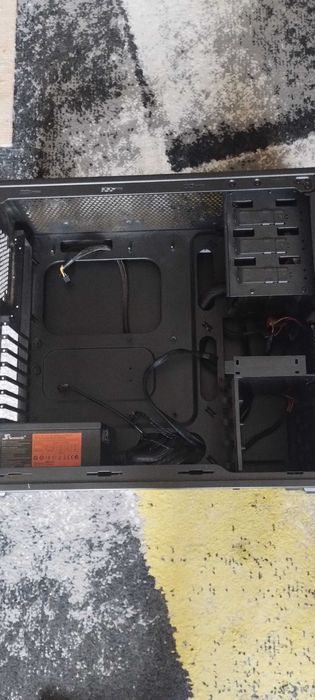 Компютърна кутия Corsair + захранване Seasonic 750W