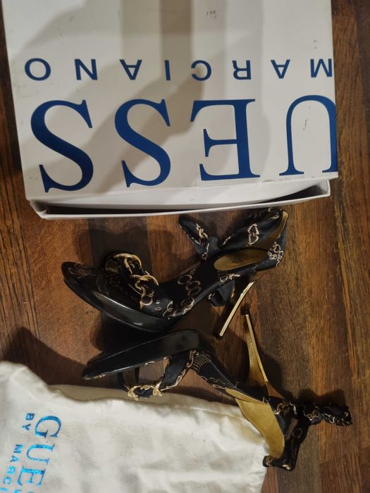 Guess ! Дамски обувки ! Нови!