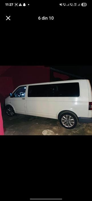 Vând  volkswagen T5 .1.9