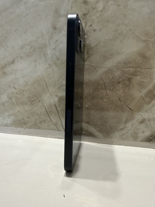 Продам iPhone 13 128