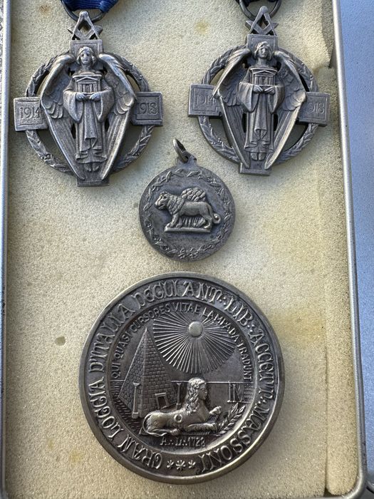 Medalii masonice din argint