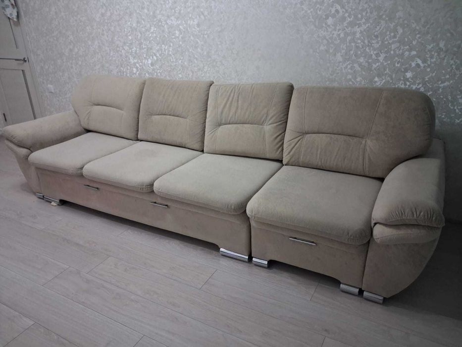 диван для зала или гостиной