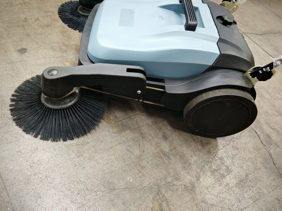 Vând mașina de curățat Nilfisk