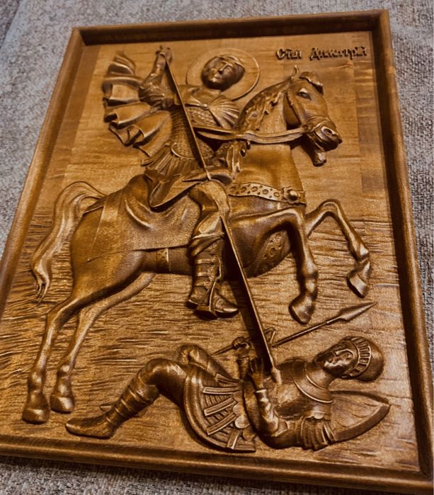 Дърворезба - икона на Свети Димитър Солунски