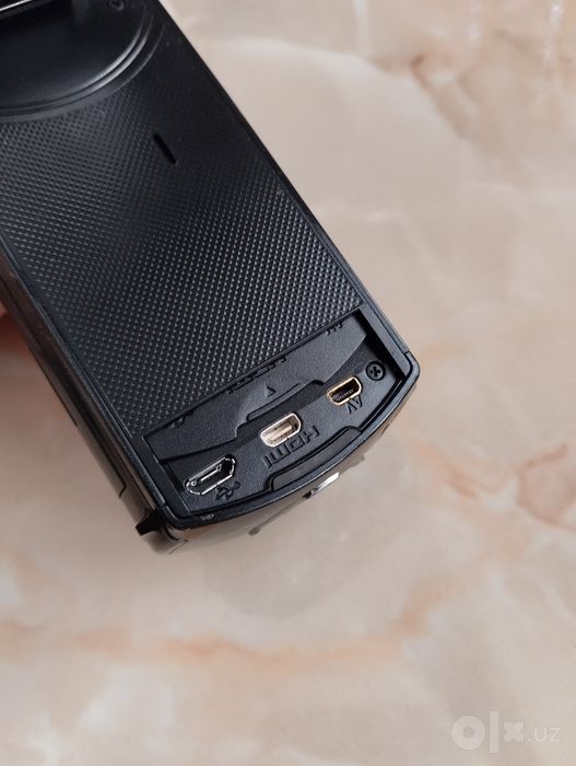 Продаю Видеокамеру Samsung HMX-Q20 в идеальном состоянии.