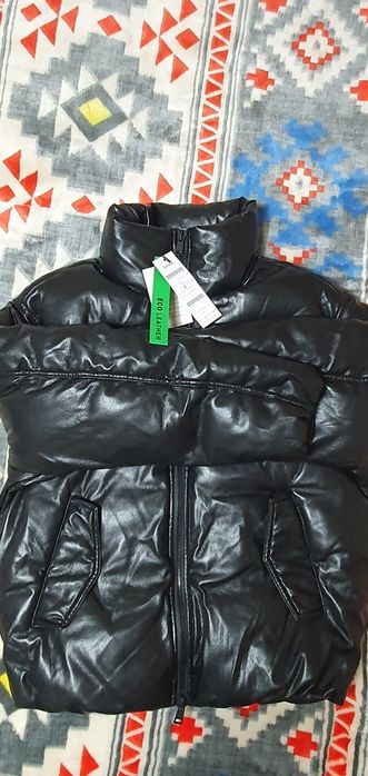 Новые фирменные куртки