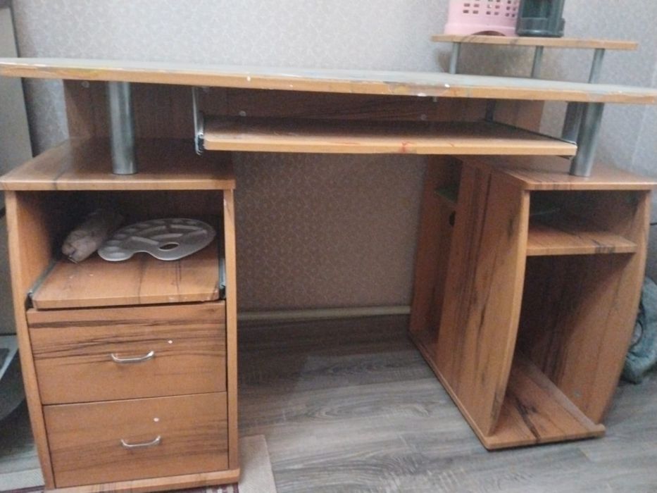 Продам стол не дорого