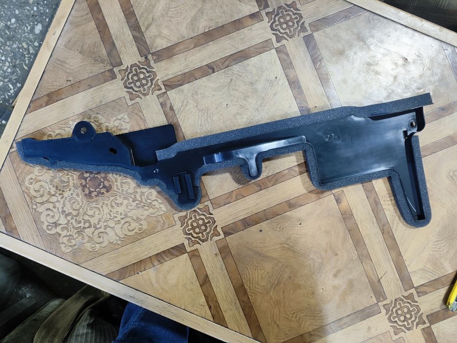 Дифузор радиатора правый