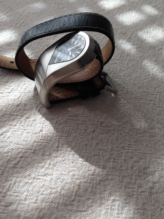 Часовник  kenzo оригинал!