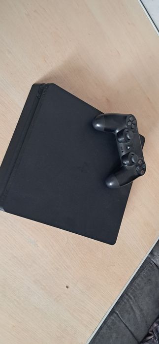 Playstation 4 slim