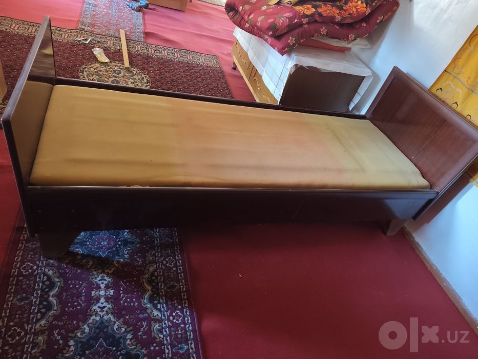 Кровать из ламината продаётся